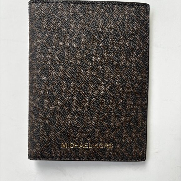 MICHAEL KOR PASSPORT WALLET UNISEX - Picture 1 of 11